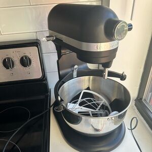 Kitchen Aid Standing Mixer - Matte Black Bowl Lift